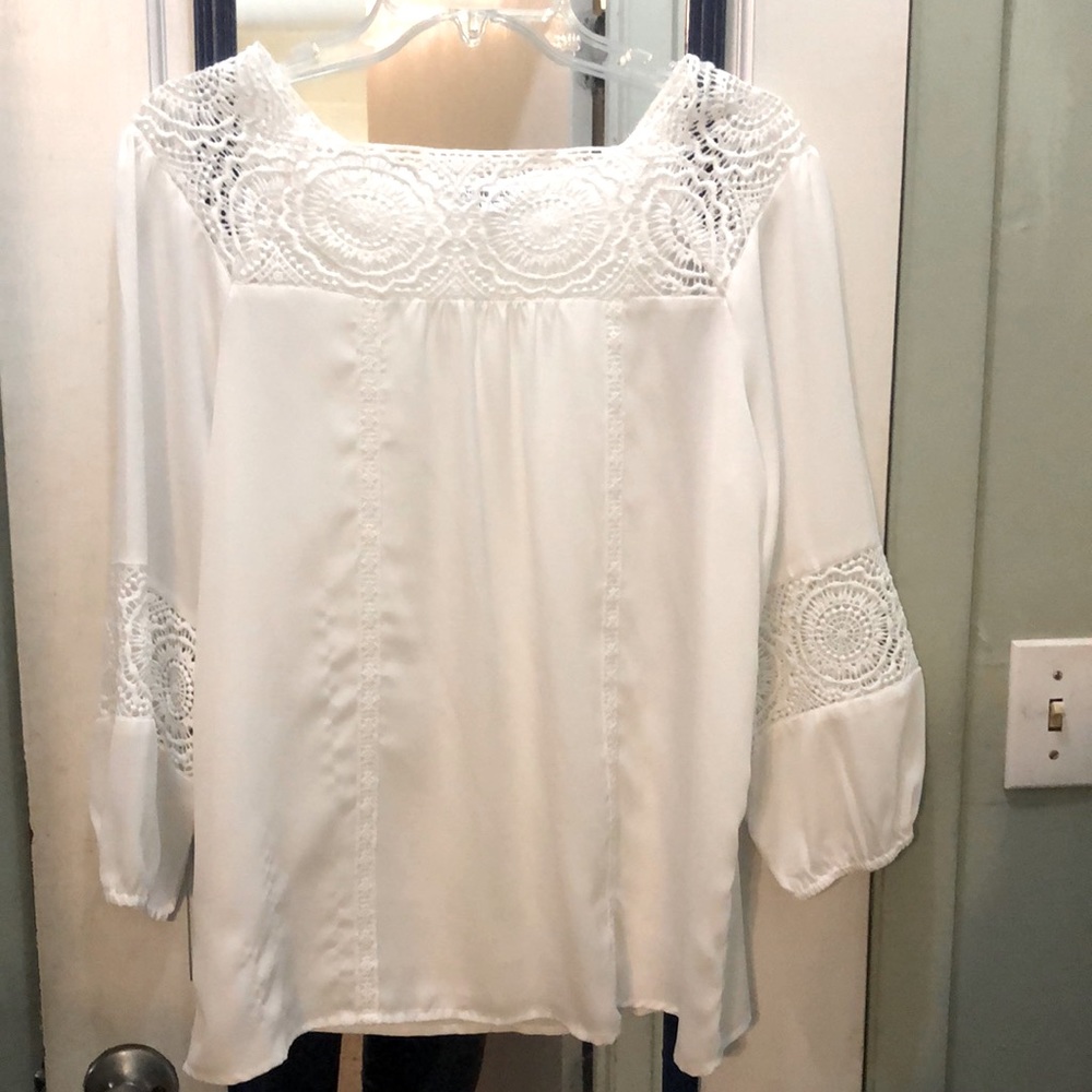 Counterparts Beautiful white blouse
